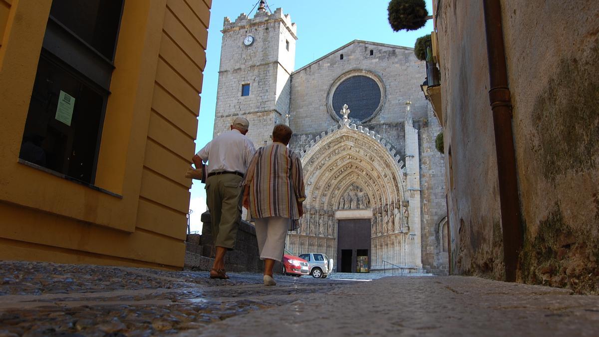 La basílica gòtica de Santa Maria a Castelló d'Empúries.