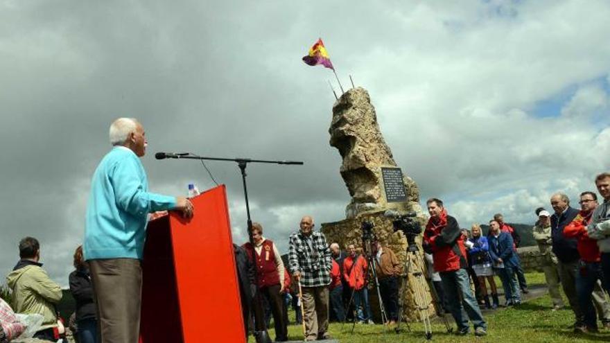 Nicanor Rozada, durante su discurso en el Alto de La Colladiella.