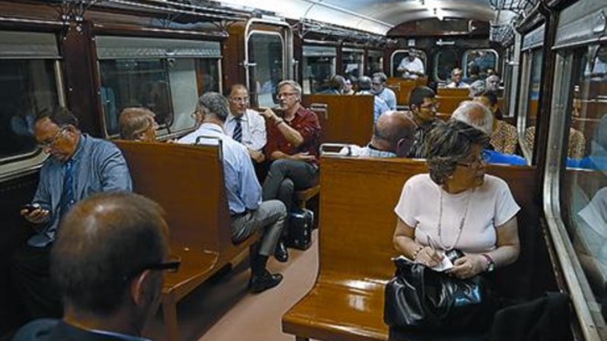 Interior de un ferrocarril  'granota', el pasado viernes.