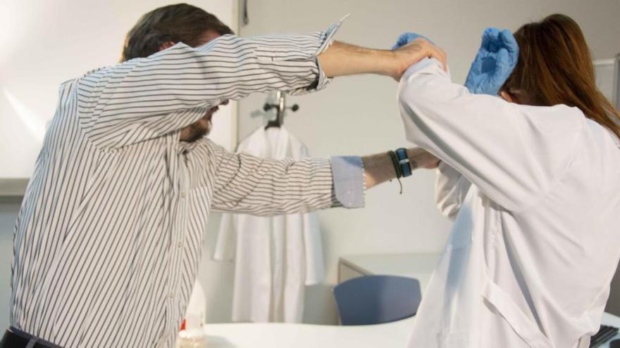 Las denuncias por agresiones a enfermeras repuntan un 33% en la Región de Murcia