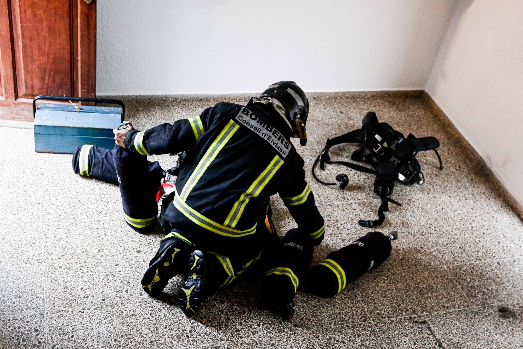 Alarma por un incendio en la cocina de un piso en Ibiza