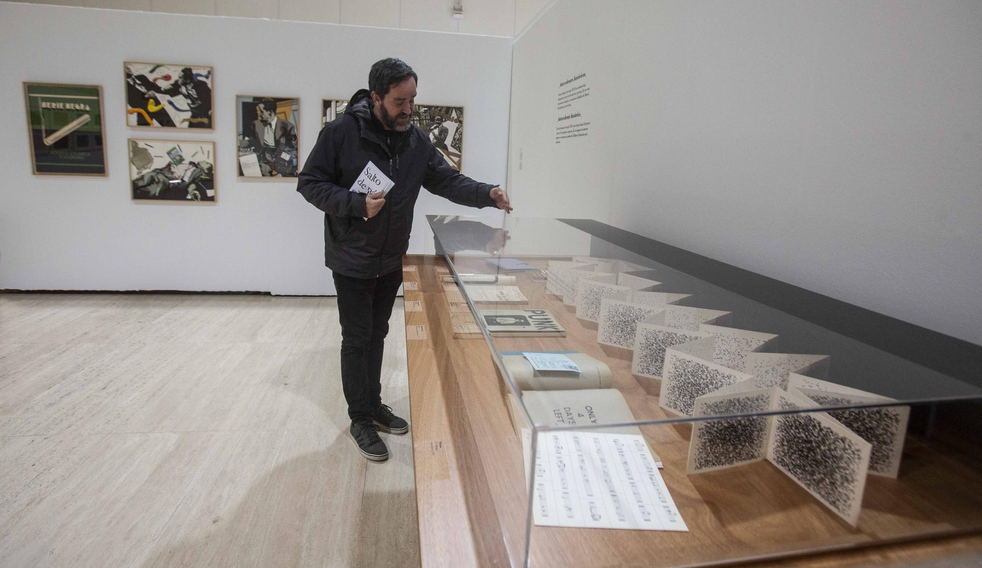 Exposición "Salto de página" de la Colección de Arte Banco Sabadell en el MUA