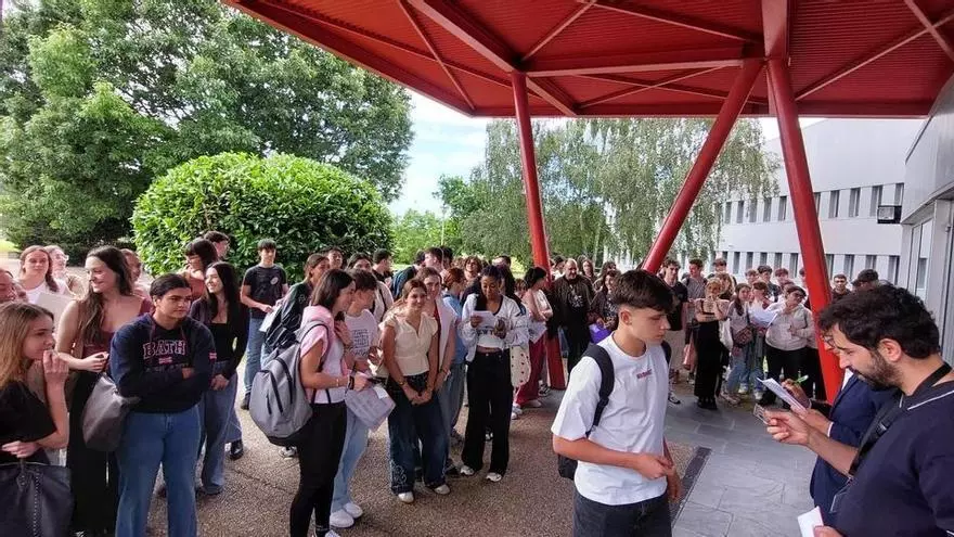 Ilusión y tranquilidad entre los alumnos gijoneses que realizan la PAU