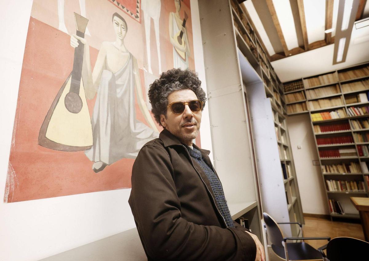 Rachid B, en la biblioteca del Estudi General Lul·lià