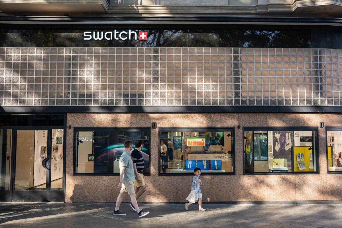 El establecimiento de Swatch abierto recientemente en el número 18.