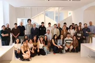 La Aesia recibe la visita de la primera promoción del Grado en Inteligencia Artificial de la USC