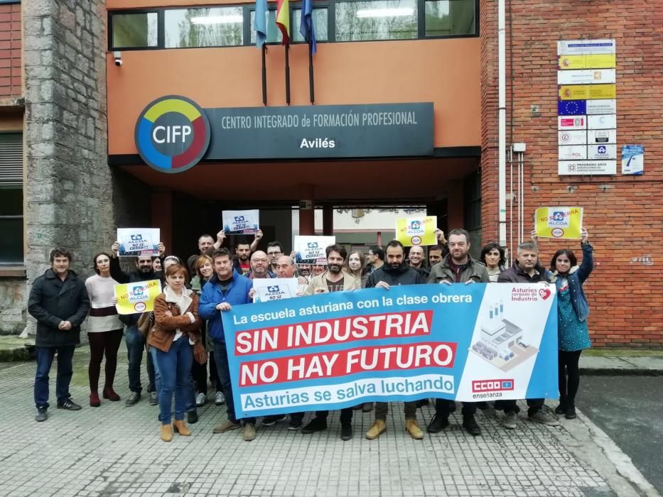 Los centros educativos, contra el cierre de Alcoa.