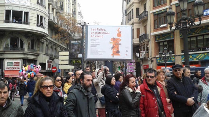 Cientos de carpas, churrerías, sanitarios y soportes publicitarios toman la ciudad