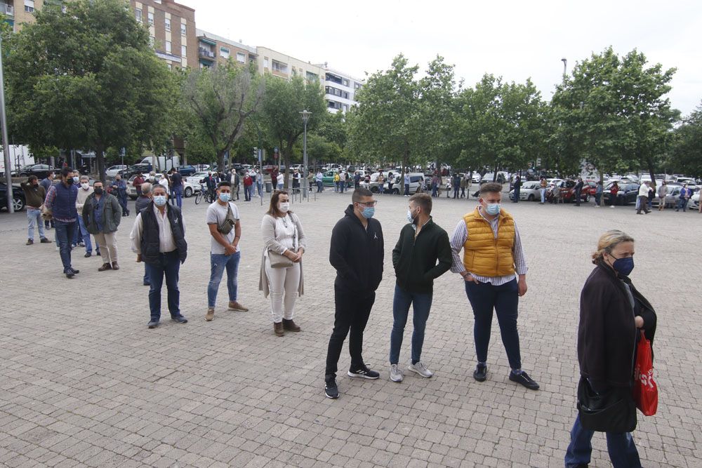 Colas en la plaza de toros para sacar los abonos de la feria taurina