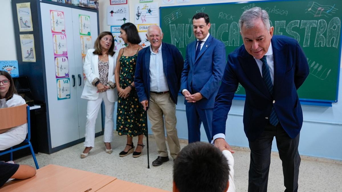 José Luis Sanz asiste junto a Juanma Moreno a la apertura del curso escolar en Sevilla