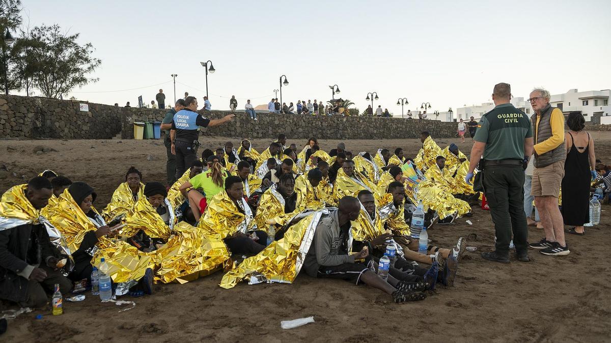 54 migrantes llegaron este miércoles a Lanzarote en una lancha neumática.
