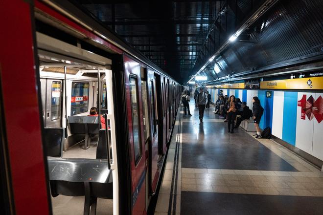 Usuarios del metro se ven afectados por el apagón