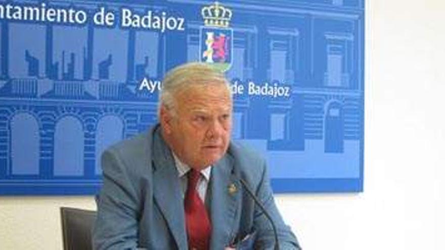 El alcalde de Badajoz alerta de que no apostar por el Eje 16 es &quot;condenar definitivamente&quot; a Extremadura y al Alentejo
