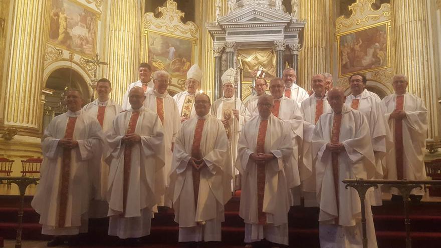 Eucaristía en la Catedral por el 25 aniversario de tres sacerdotes malagueños