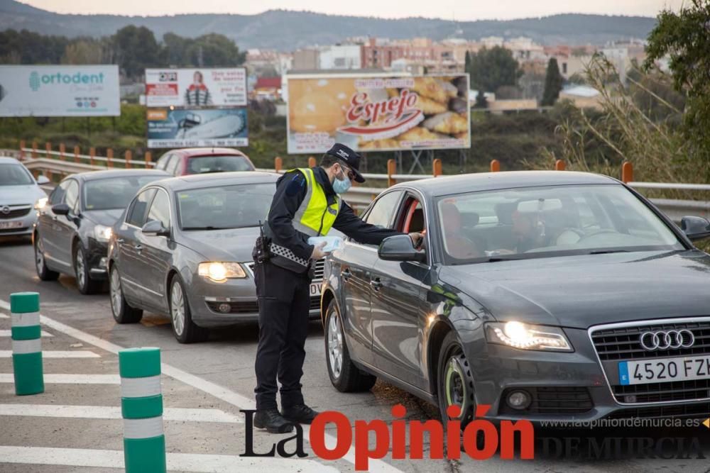 Reparto de mascarillas en Caravaca