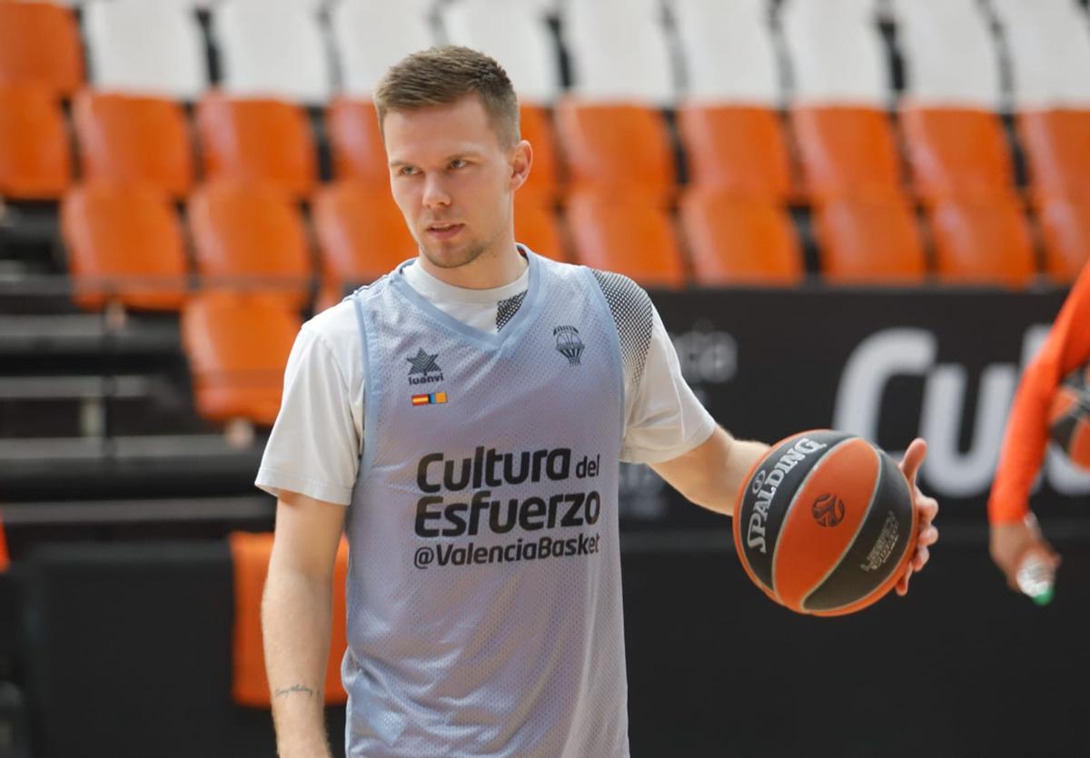 Martin Hermannsson, durante el entrenamientos del miércoles en La Fonteta