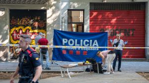Consell de Cent al 200, el lugar donde murió una persona por causas que se investigan, esta tarde.