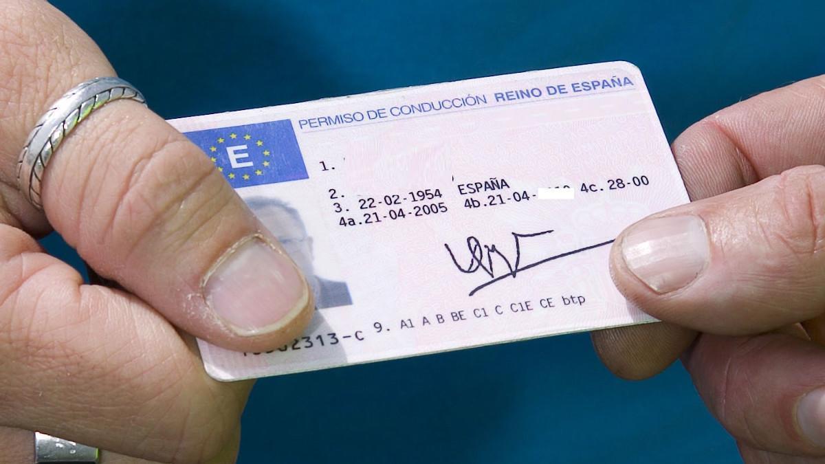 Todos los carnets de conducir que existen en España y sus requisitos para conseguirlos