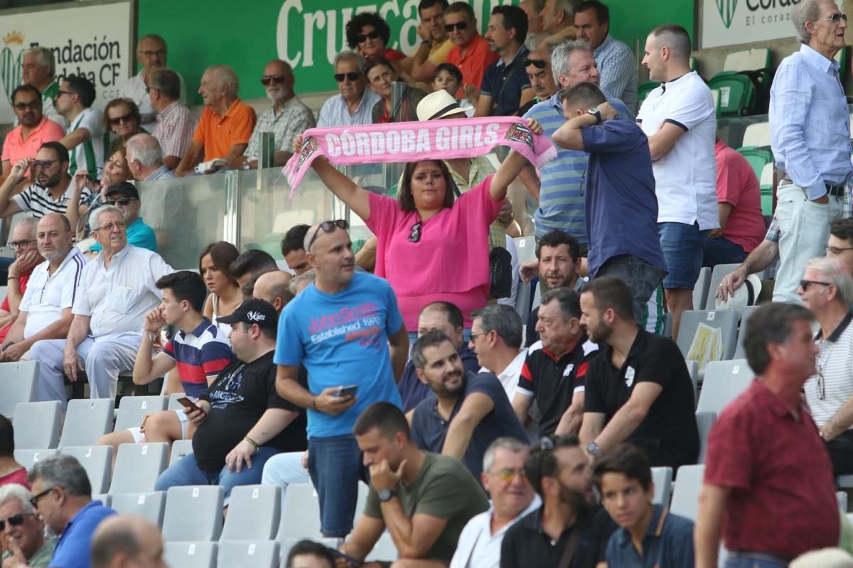 Los aficionados del Córdoba CF en el Arcángel