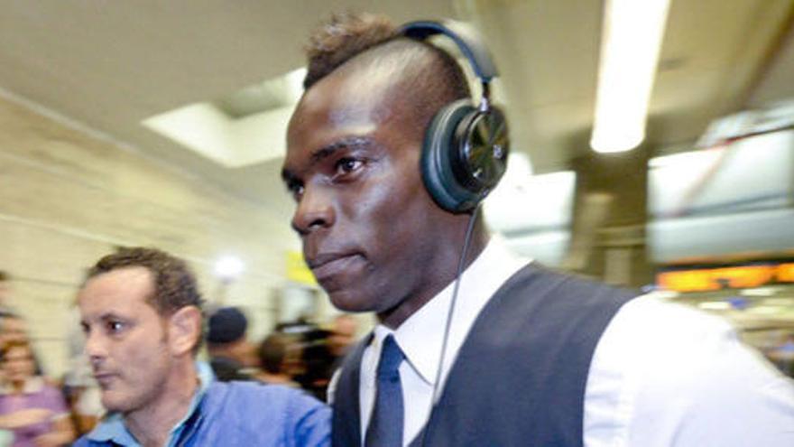 Balotelli, a su llegada a Nápoles.