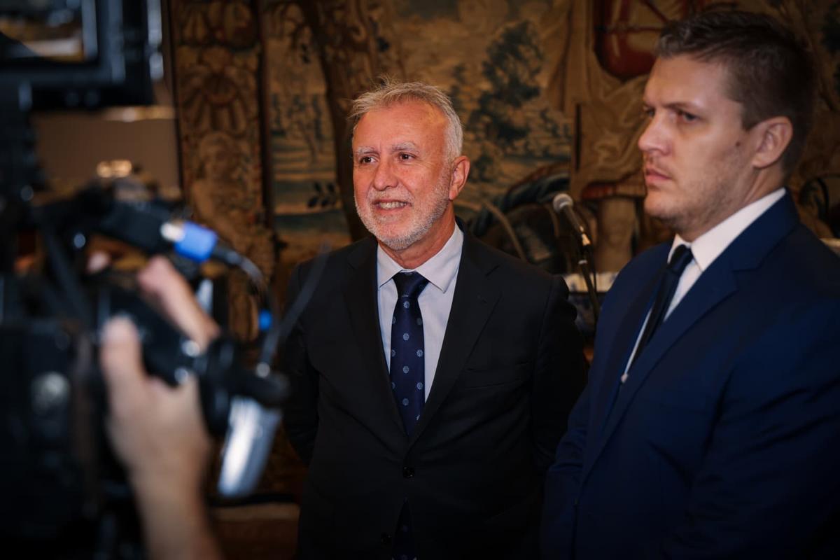 Visita de Ángel Víctor Torres a Montevideo