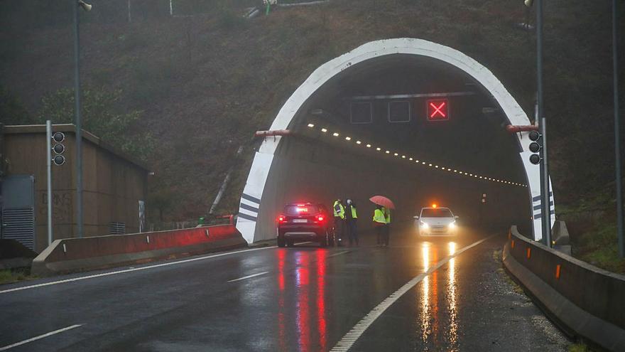 Diputados del PP exigen urgencia en la reparación del túnel de A Cañiza