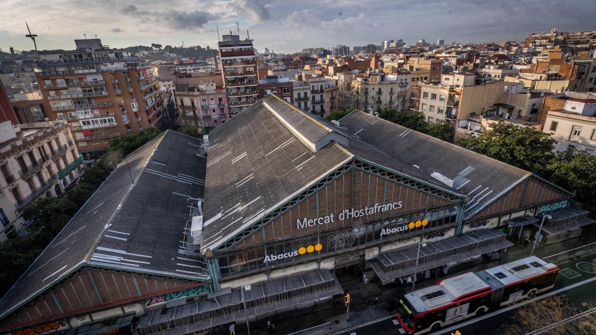 Barcelona planea equipar 31 mercados con placas fotovoltaicas para abastecerlos de energía