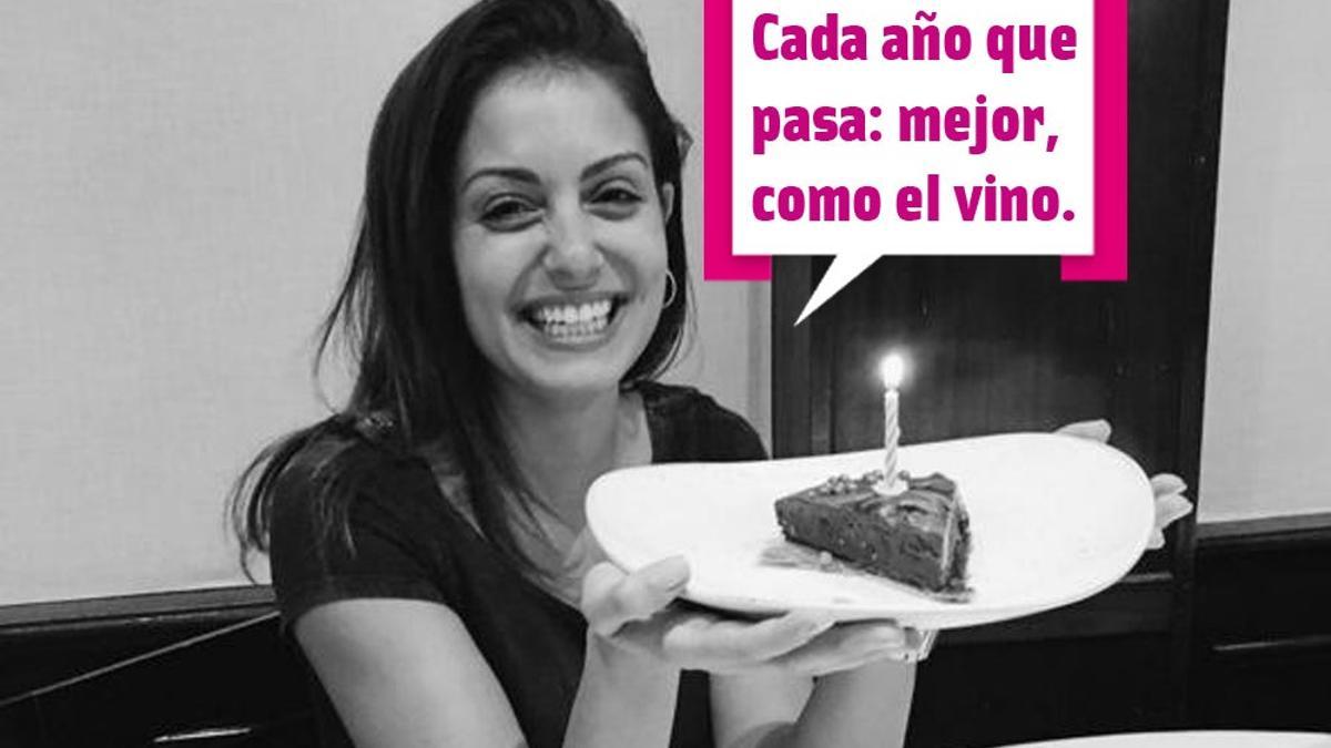 Hiba Abouk con su tarta de cumpleaños