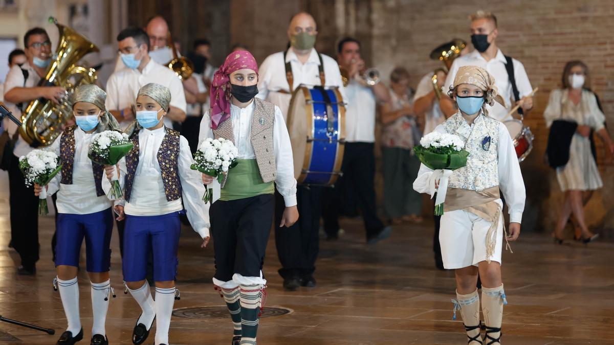 Búscate en el primer día de Ofrenda por las calles del Mar y Avellanas entre las 22:00 y 23:00 horas