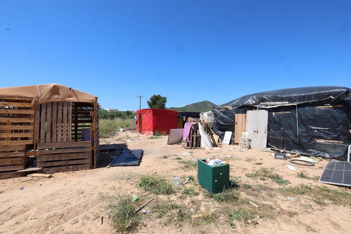 Todas las imágenes del asentamiento chabolista de sa Joveria, el más grande de Ibiza Todas las imágenes del asentamiento chabolista de sa Joveria, el más grande de Ibiza