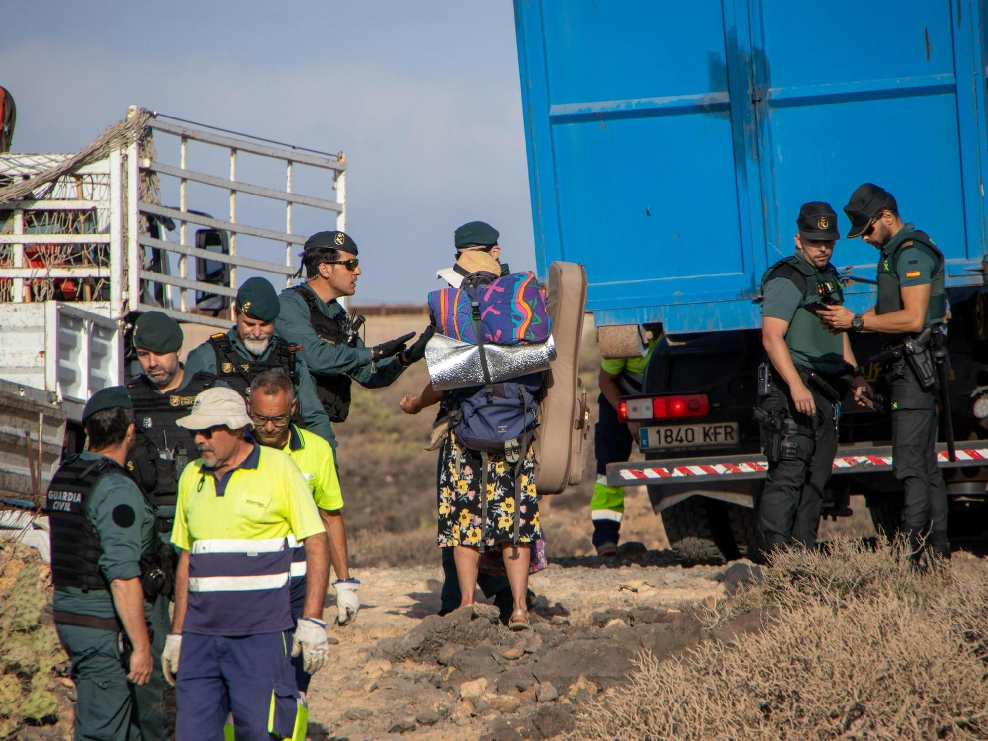 Operativo de desalojo de asentamientos ilegales en la costa de Granadilla