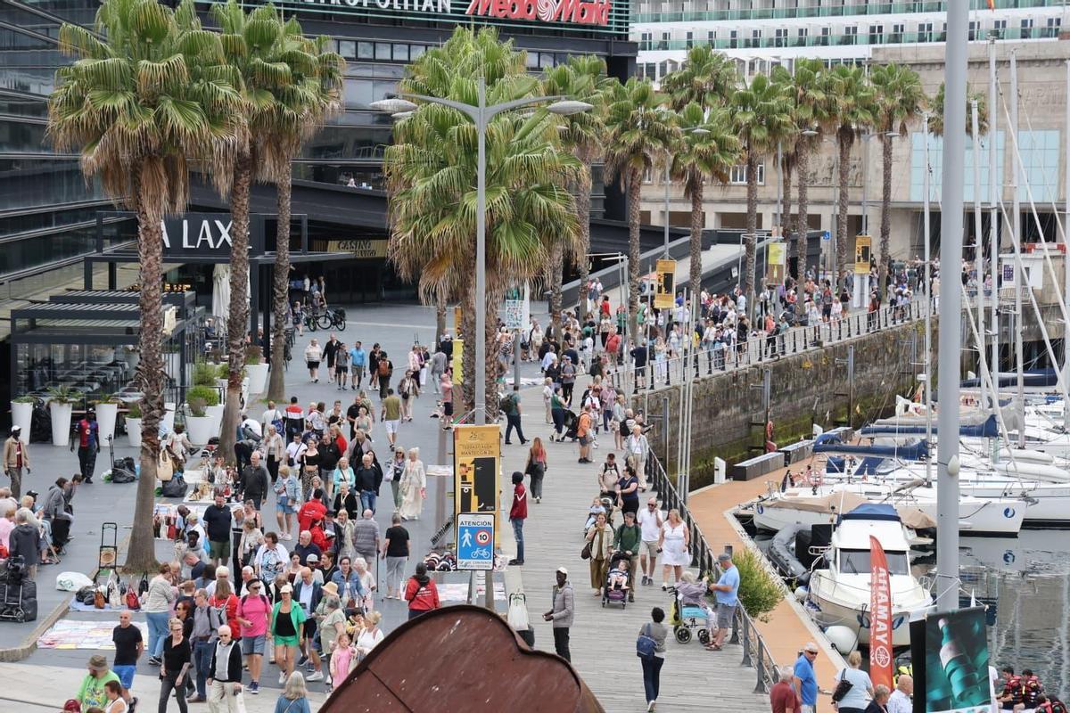 Vigo recibe a más de 9.000 pasajeros británicos en la doble escala de los cruceros Iona y Ventura