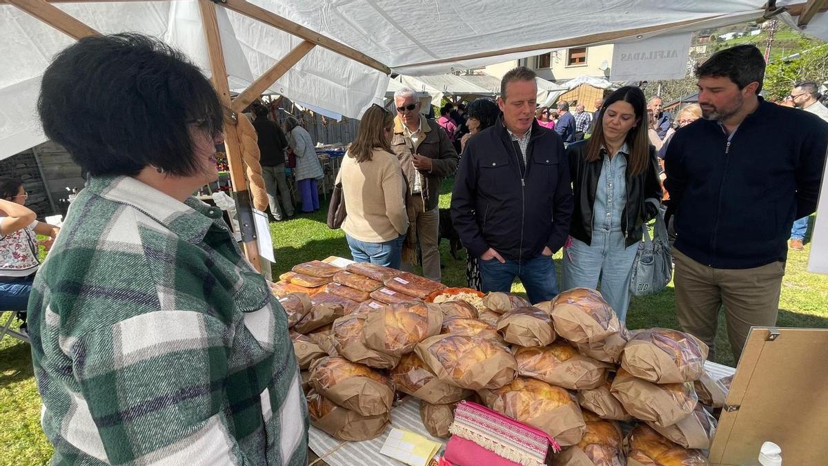 El Valle de Paredes se viste de gala para su Feria de Oficios y Costumbres: "Es una ocasión para reencontrarnos con nuestras raíces"