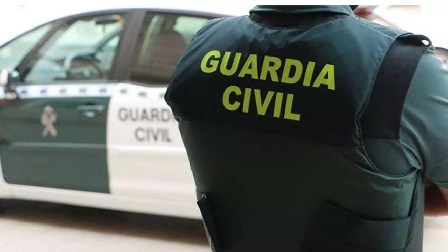 La Guardia Civil de Ibiza pide a los afectados por la detenida por estafar con la vivienda que denuncien