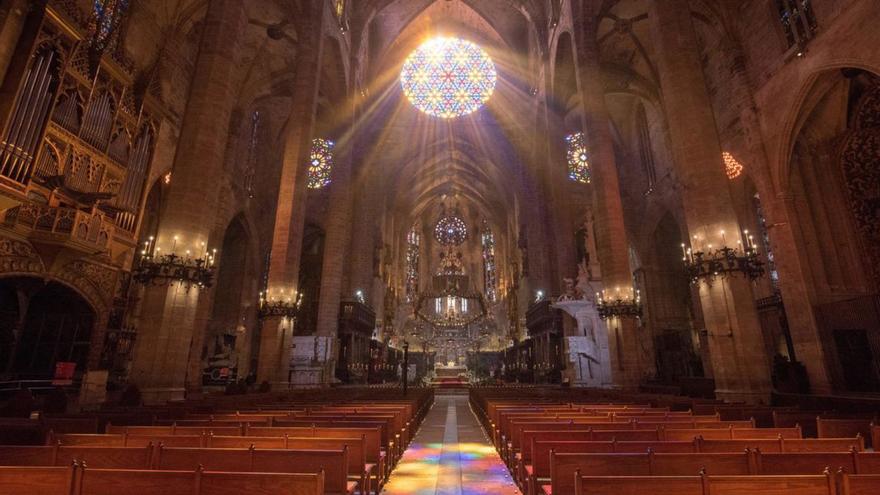 An den Feiertagen finden besonders feierliche Gottesdienste in Palmas Kathedrale statt.