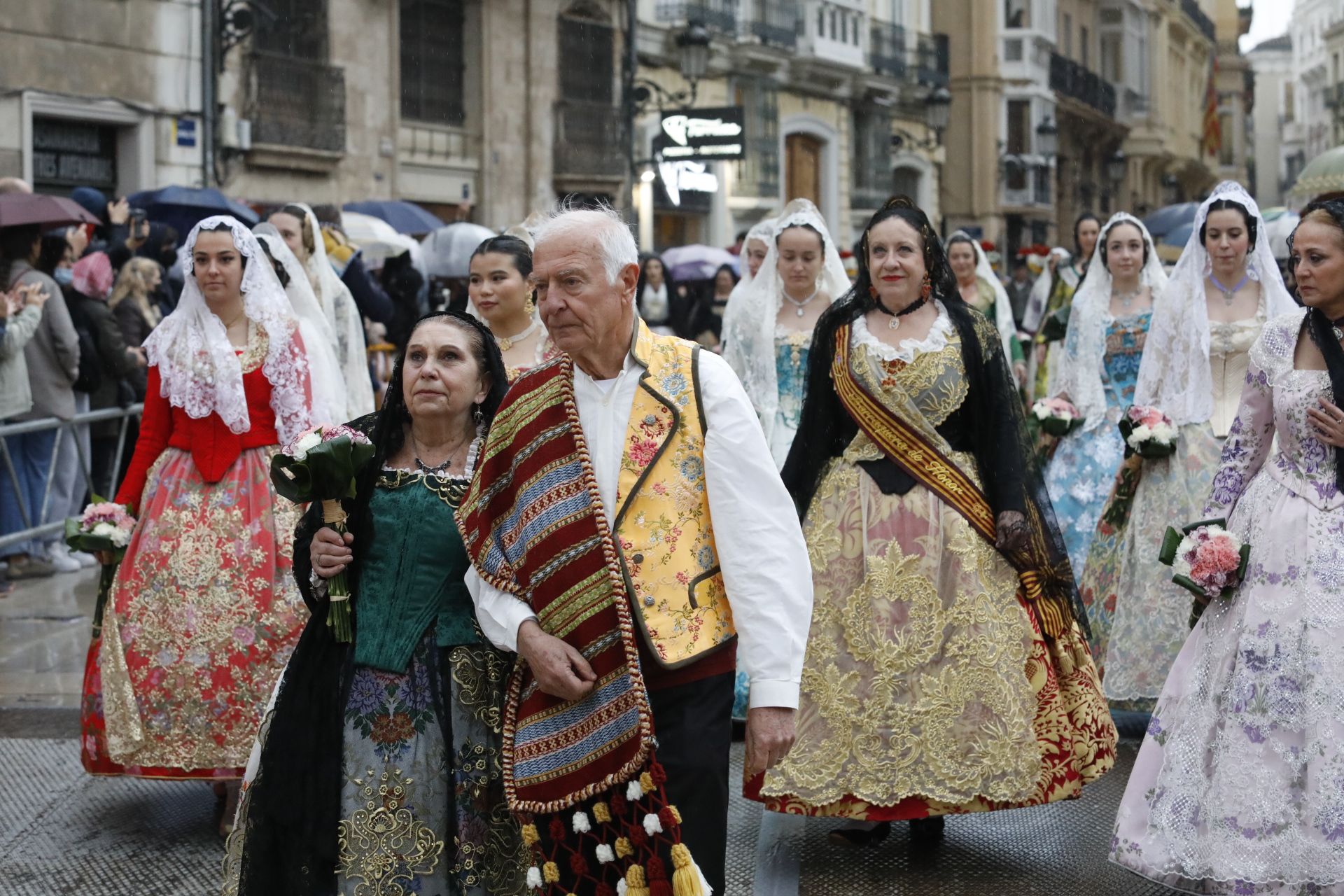 Búscate en el primer día de ofrenda por la calle de Quart (entre las 17:00 a las 18:00 horas)