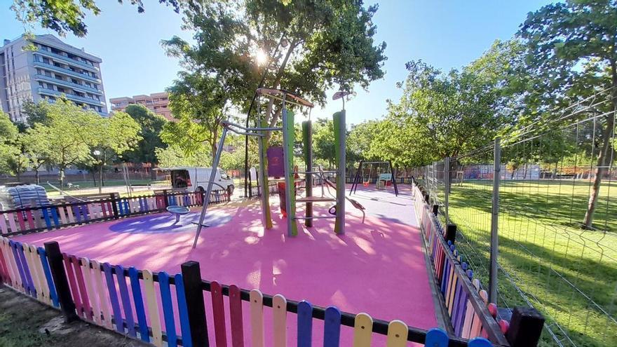 Reabre el parque Bruil de Zaragoza pero con restricciones para evitar que las personas sin hogar duerman dentro