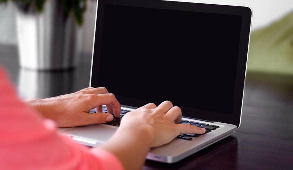 Muere una profesora por coronavirus durante una clase virtual