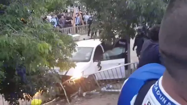 VÍDEO | El moment de la detenció de la dona que va causar l'atropellament múltiple a Cornellà