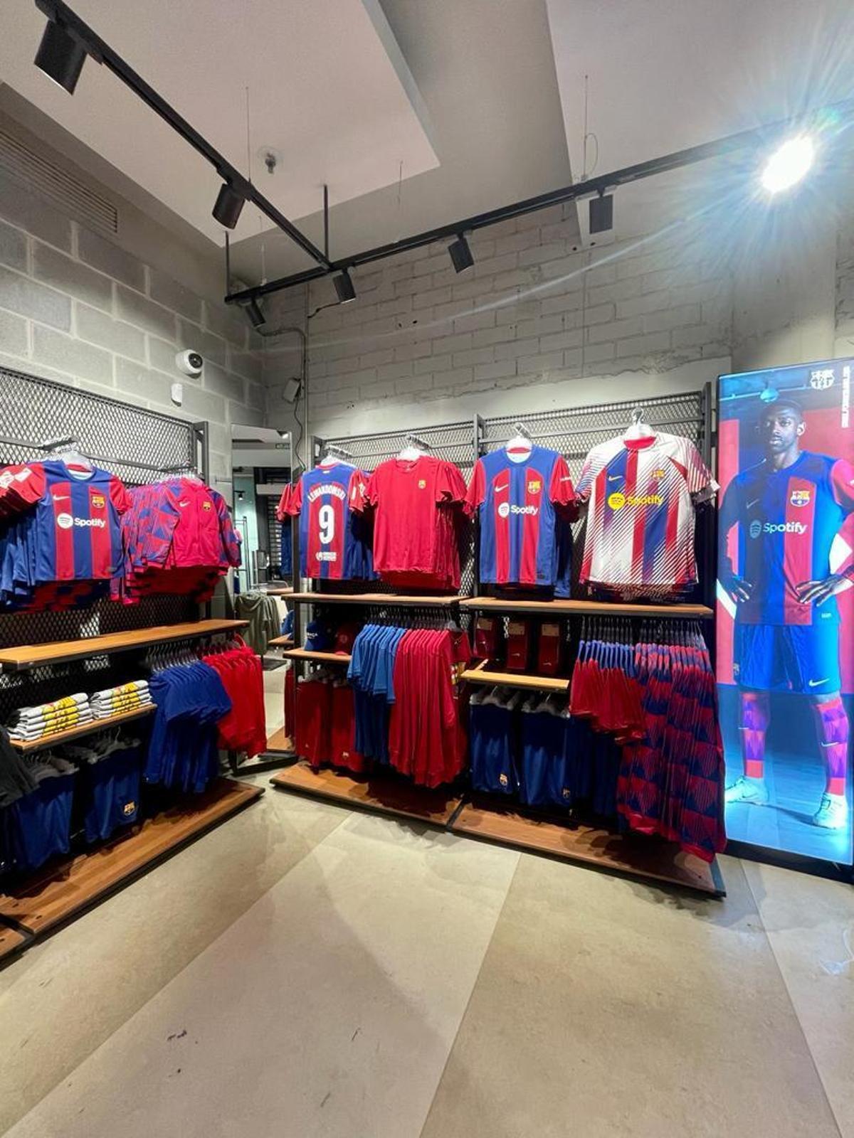 ¡Así luce la rompedora nueva camiseta blanca del Barça!