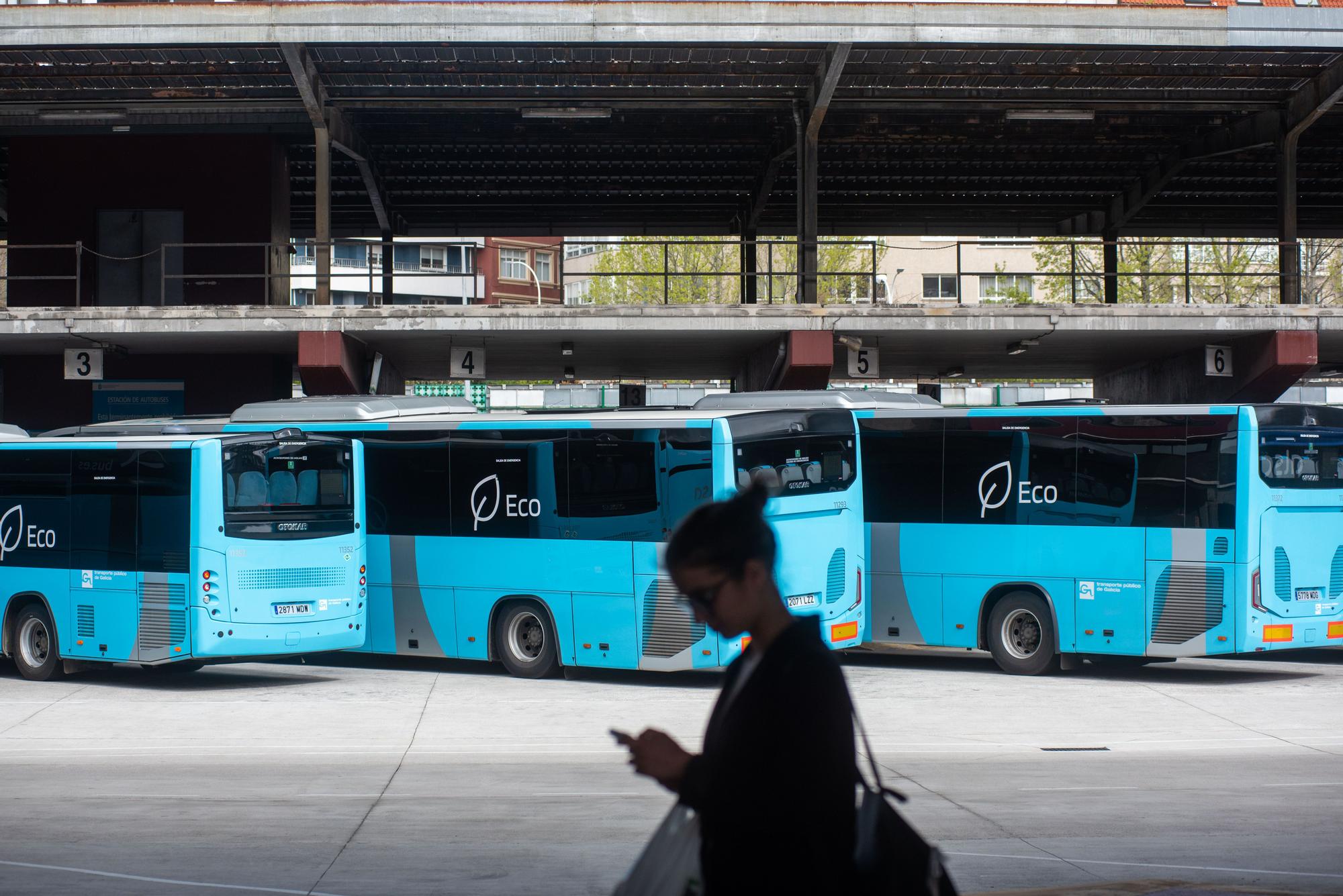 Los piquetes paralizan la estación de autobuses de A Coruña