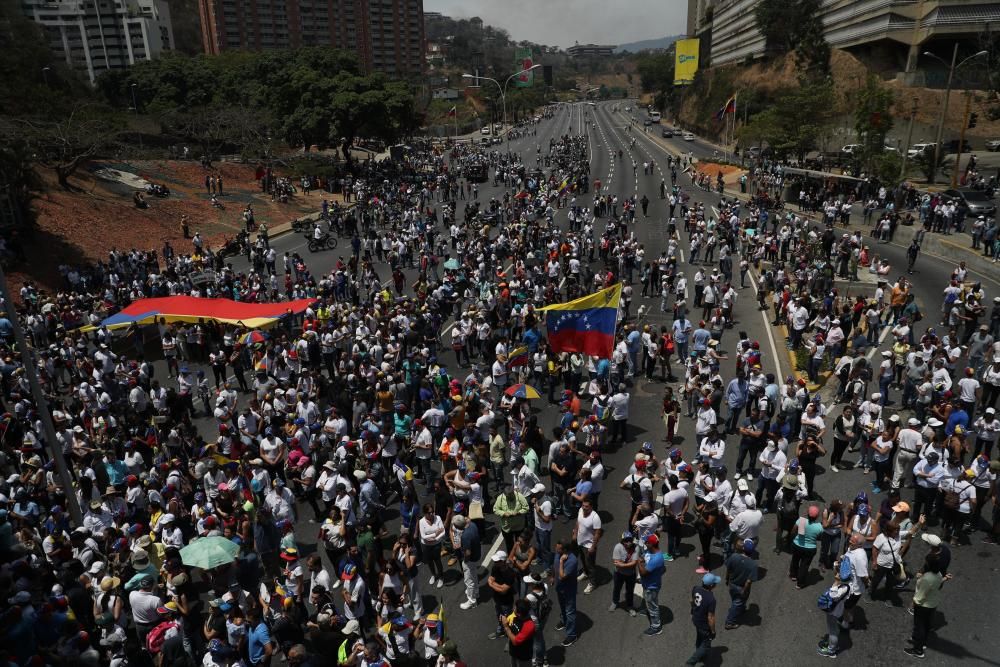 Venezolanos vuelven a las calles tras efímero ...