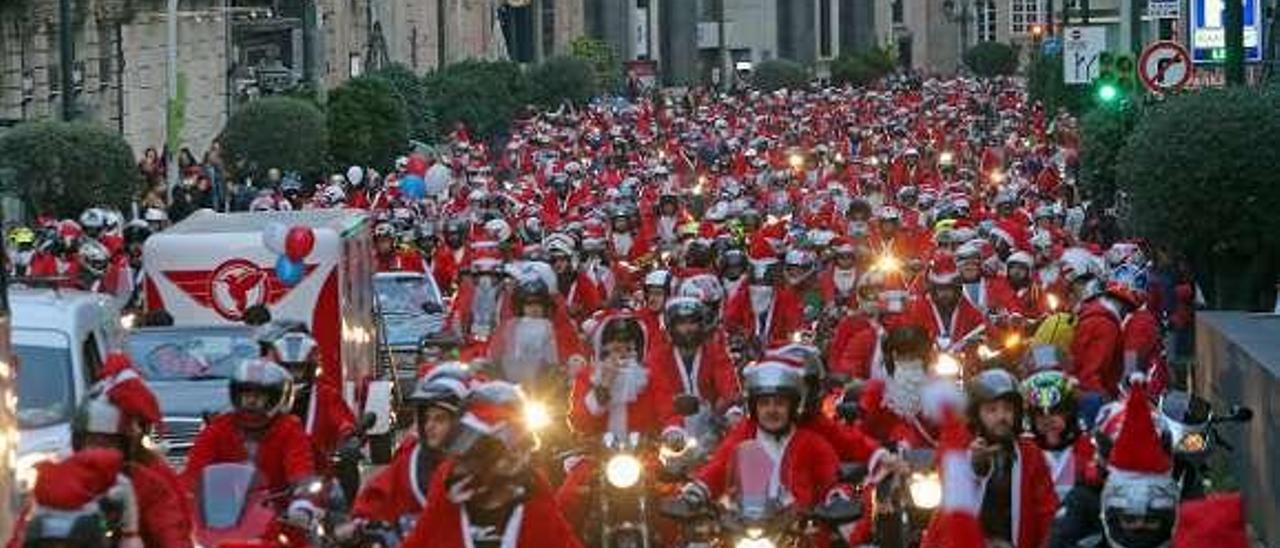 Participantes en la Papanoelada Motera de 2018. // Marta G. Brea