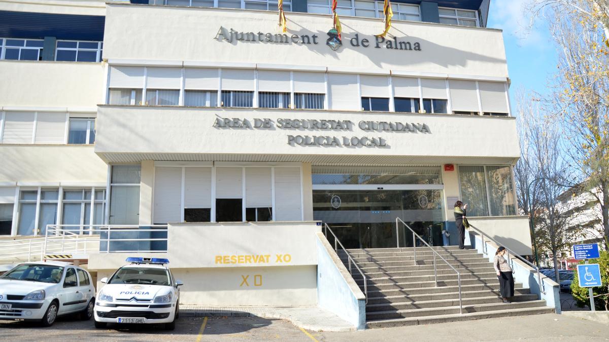 El policía expedientado trabaja en el cuartel de Sant Ferran