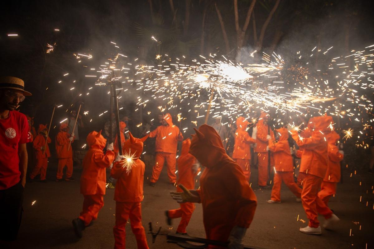 Correfoc infantil celebrado este jueves en las Fiestas Mayores de Paterna.