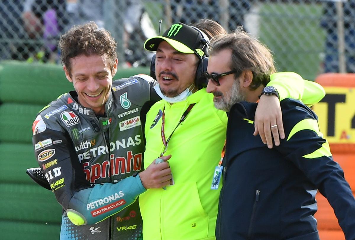 Márquez gana el GP de Emilia Romaña y Quartararo conquista el título.
