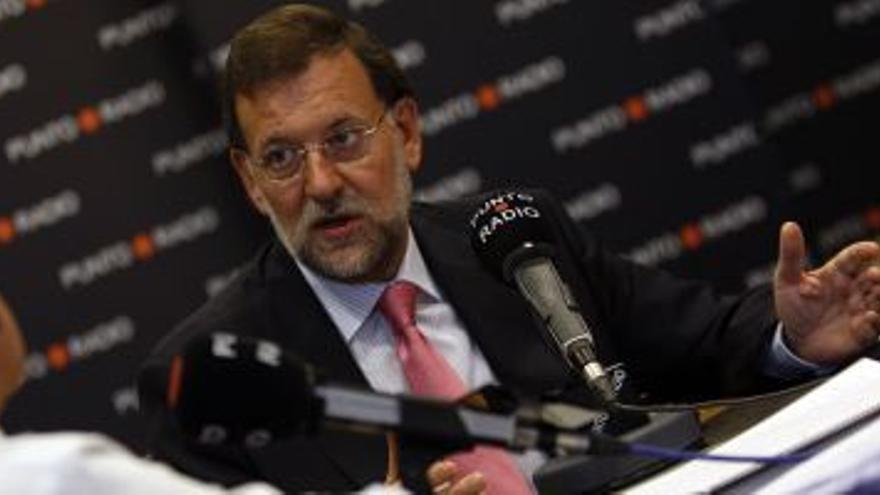 Rajoy tacha de &quot;diabólico&quot; que el PP valenciano tenga que demostrar su inocencia