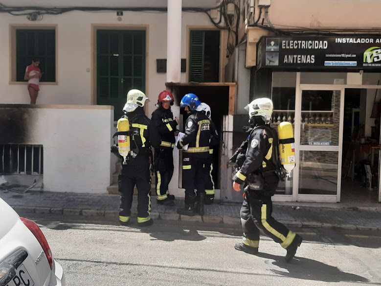 Alarma por un incendio en un sótano de s'Arenal de Llucmajor