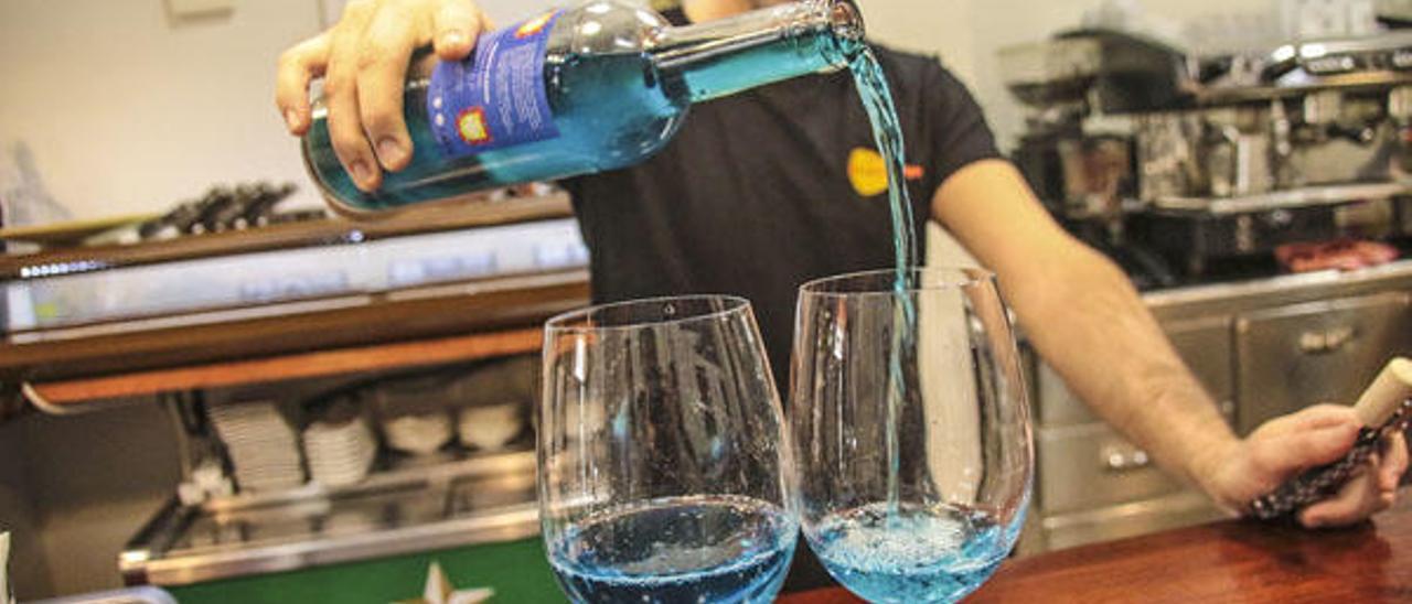 Un vino... ¿azul?