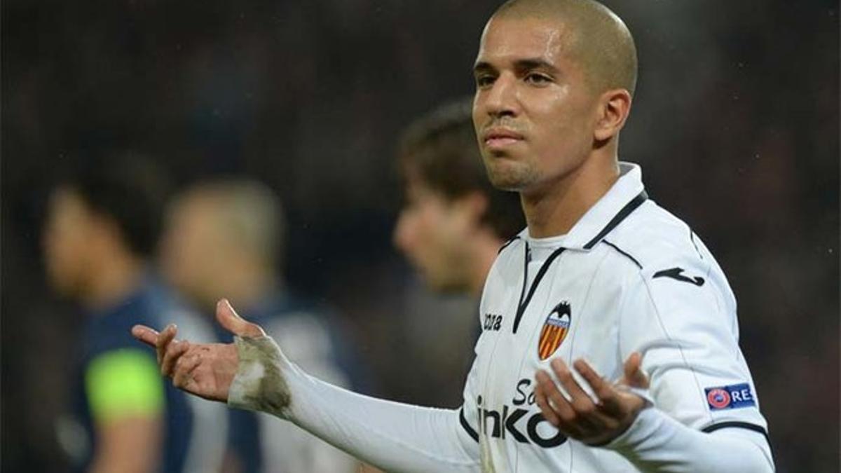 Feghouli durante un partido con el Valencia.